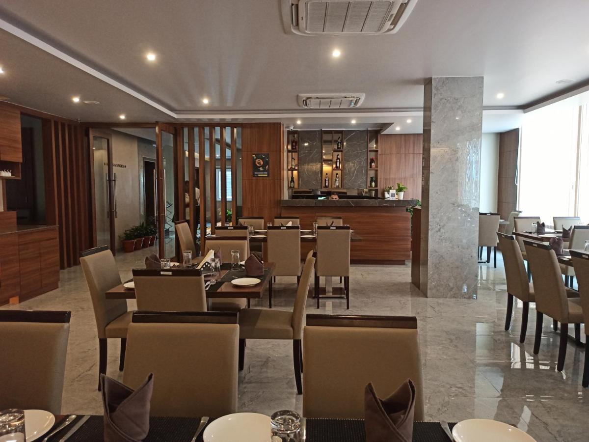 Hotel Tree Fern Dibrugarh Exteriér fotografie