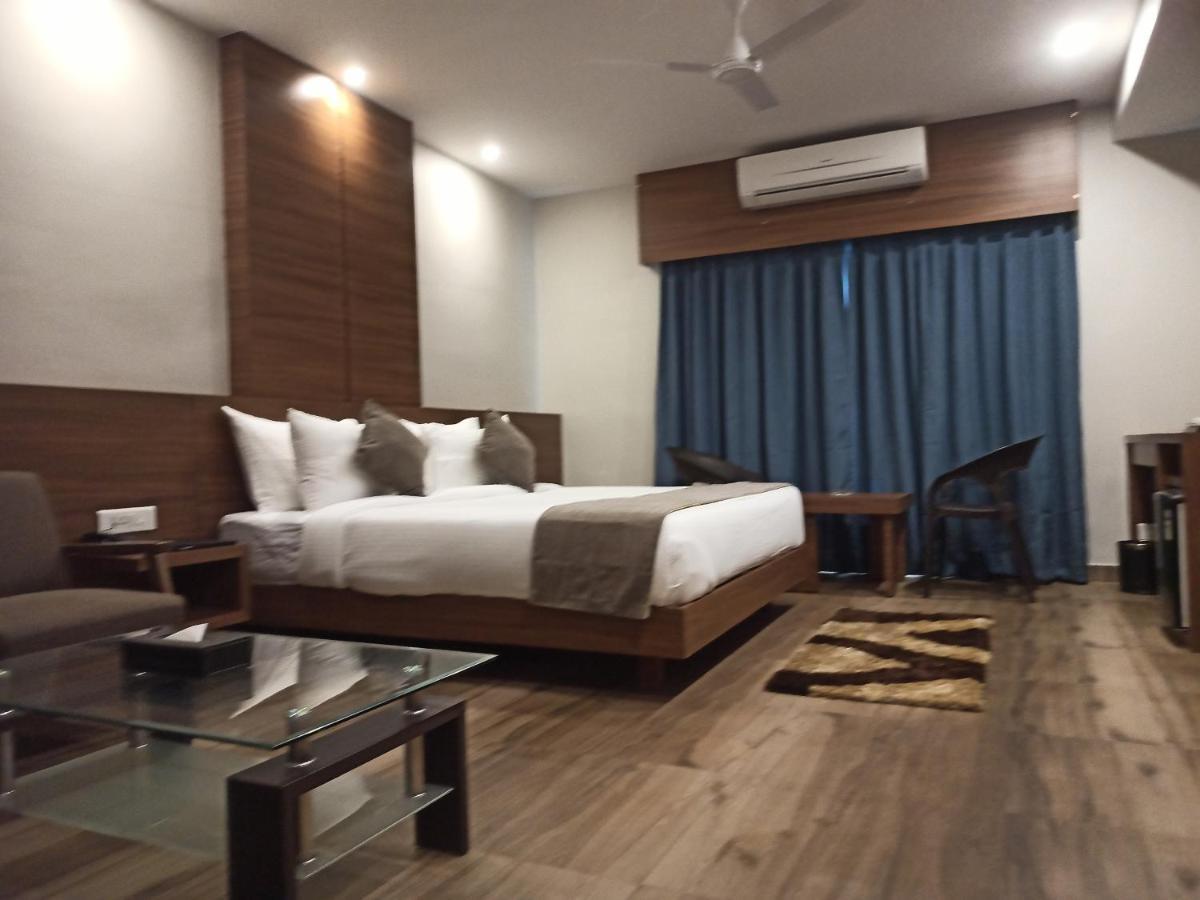 Hotel Tree Fern Dibrugarh Exteriér fotografie